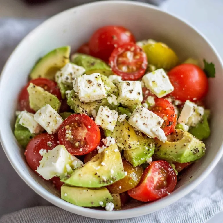 Avocado-Salat mit Feta & Tomaten