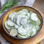 Gurkensalat mit Sahne & Dill - Omas einfaches Rezept